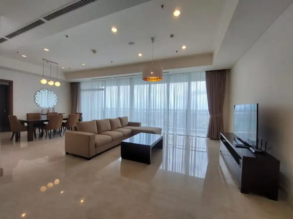 Nice and Spacious 4BR with Strategic Location Apt At Pakubuwono Signature