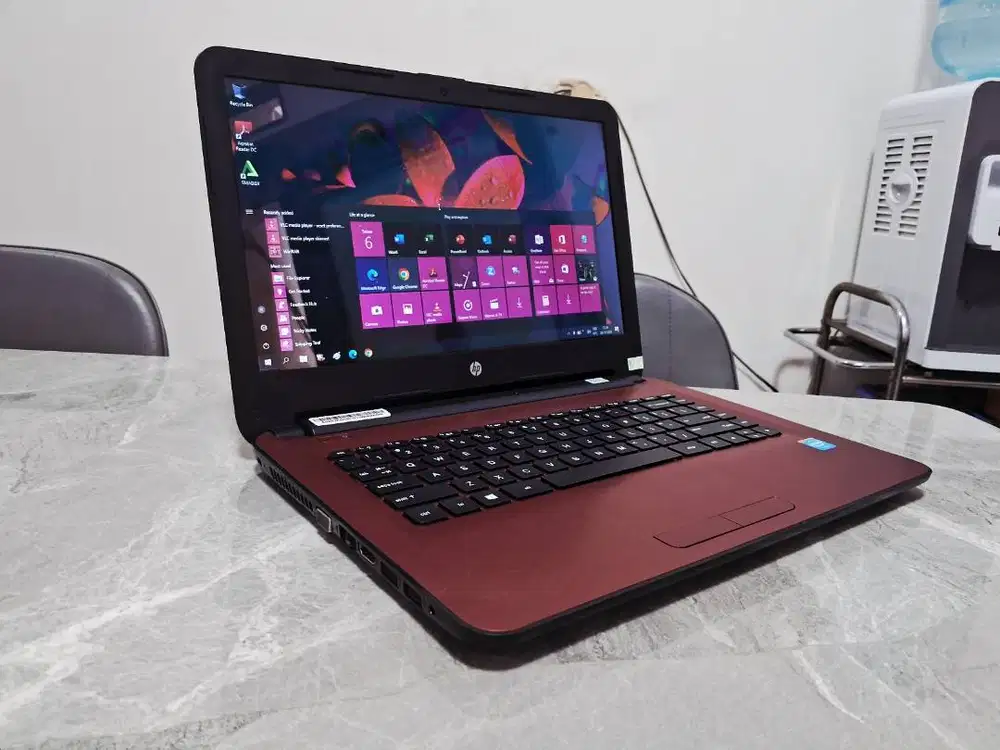 HP 14 Slim Mulus 4GB SSD ReadyUp Laptop BerGaransi Toko FISIK