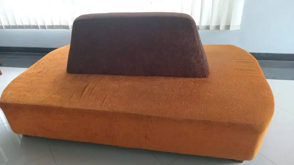 Sofa ruang tunggu