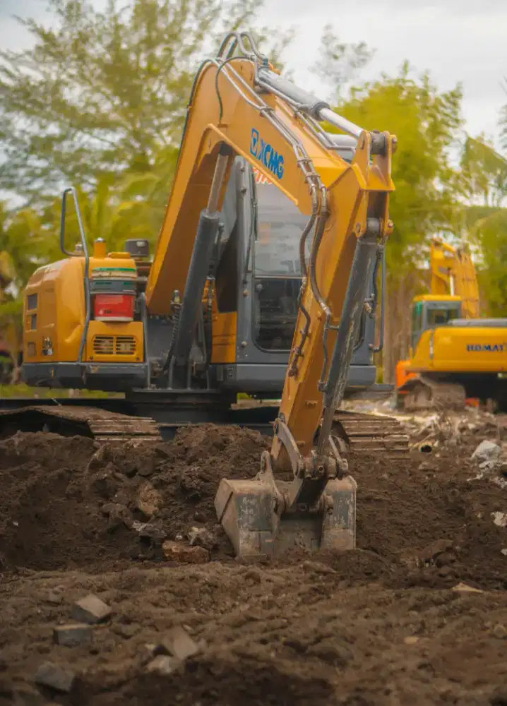 Mini beko excavator pc75 breker dozer vibro wales crane dumptruck