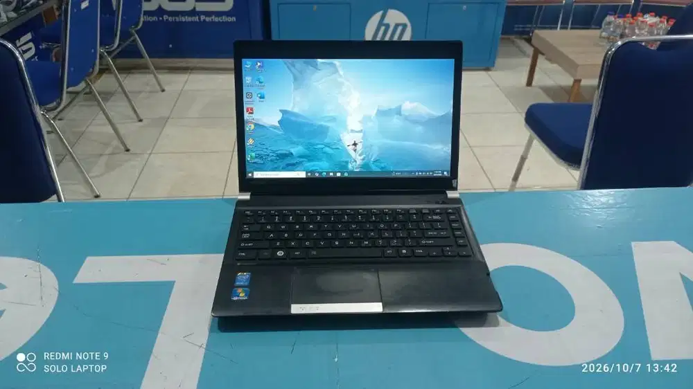 TOSHIBA DYNABOOK CORE i3 RAM 4GB SSD 128 NORMAL/LANCAR KINERJA CEPAT