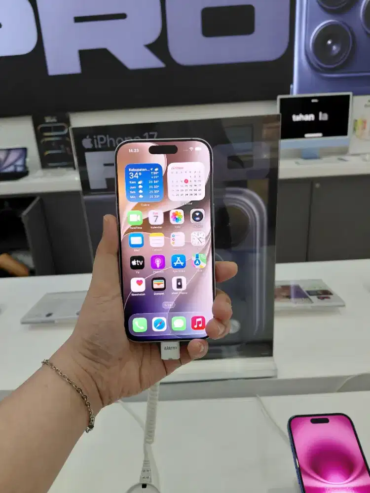 IPHONE 17 BASIC