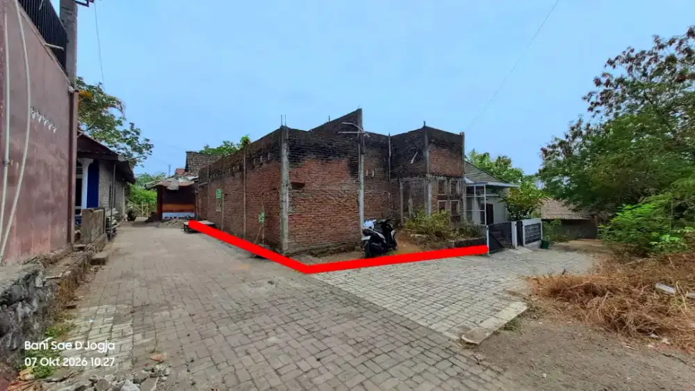 Tanah bonus bangunan setengah jadi di Purwomartani Kalasan Sleman