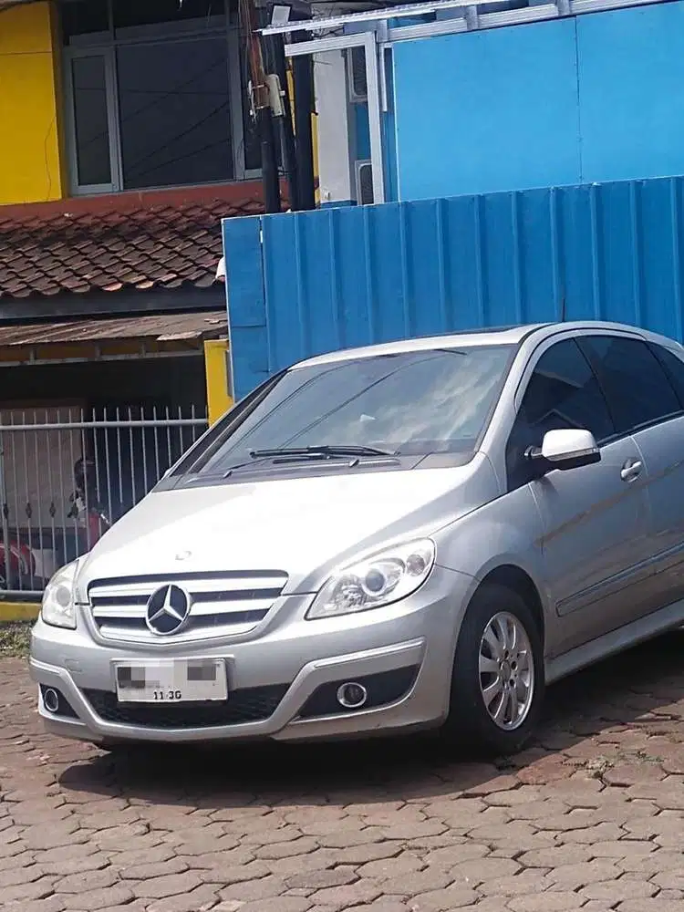 Mercedes-Benz B180 2011 Bensin
