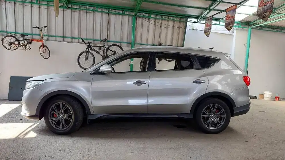 DFSK Glory i Auto 1.5 AT 2021 Grey panoramic sunroof