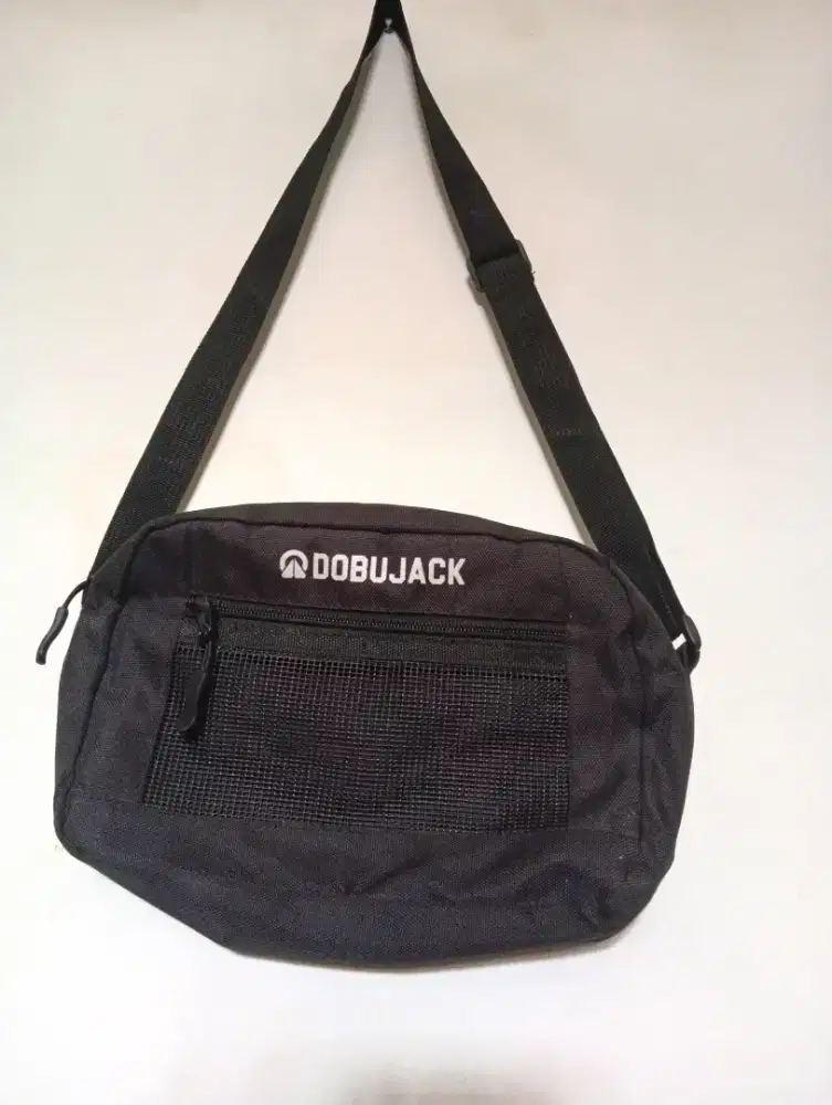 Dobujack Tas Gin Black Slingbag