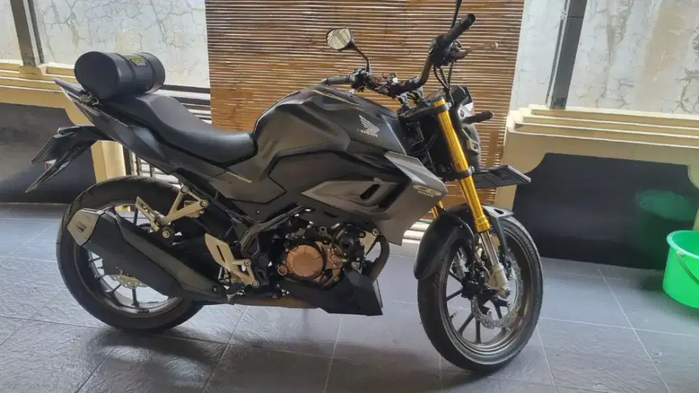 Honda CB150R street fighter