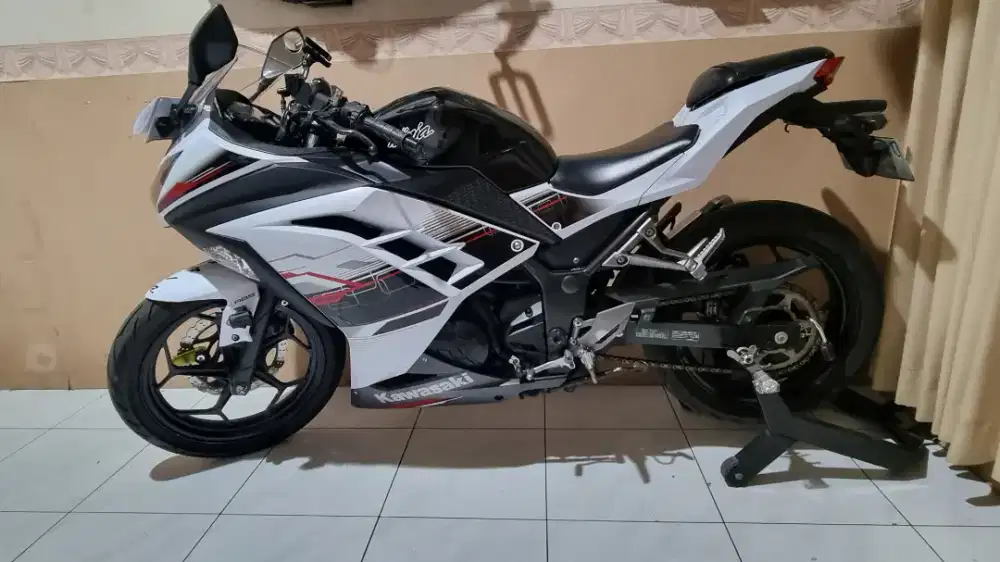 Jual ninja 250fi tahun 2013, mulus