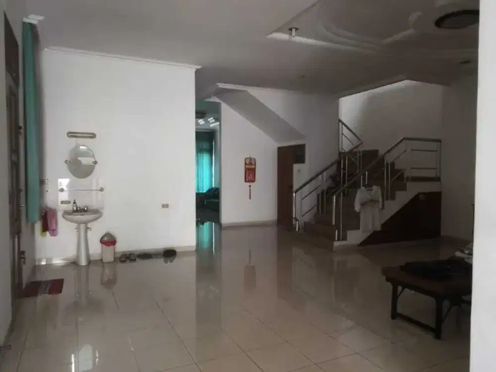 Dijual Rumah Siap Huni 2lt Lokasi Strategis di Jakarta Pusat