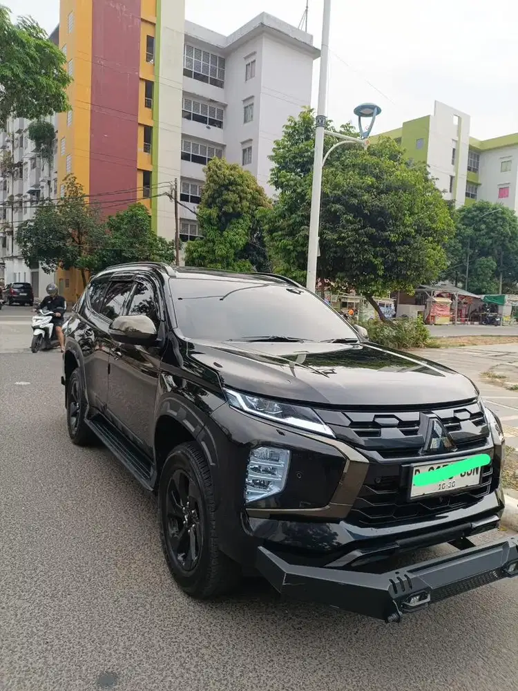 Mobil Pejero Sport