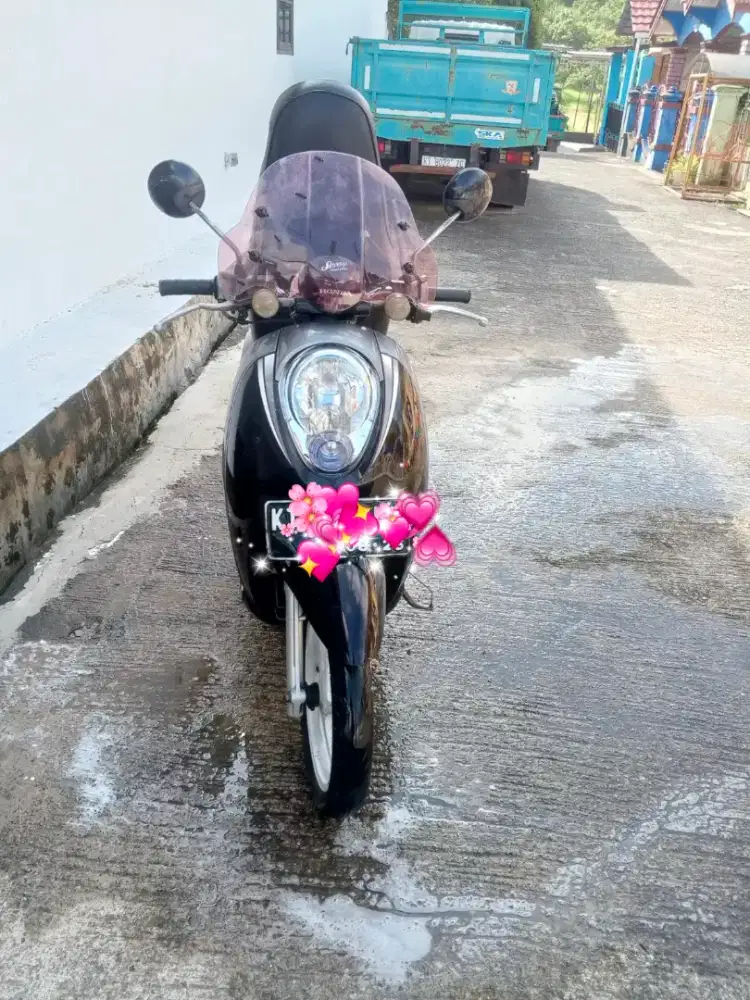 Dijual Scoopy 2011