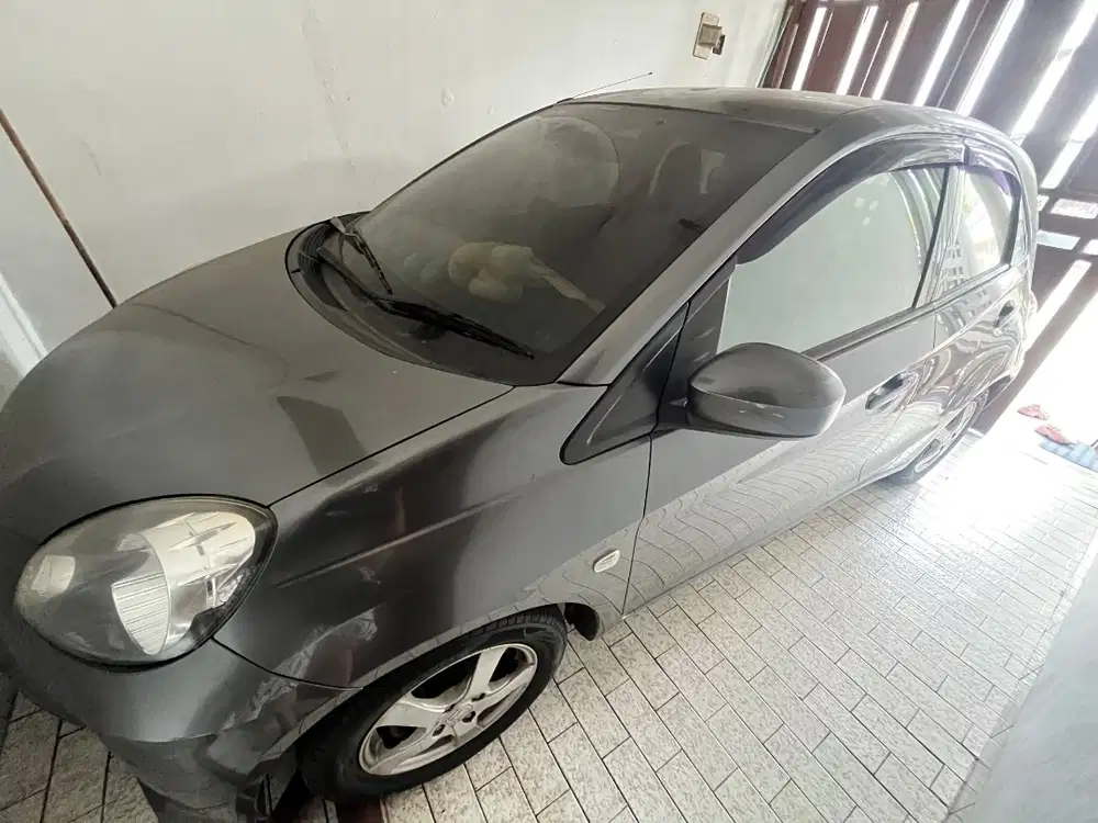 Brio type E abu-abu tahun 2014
