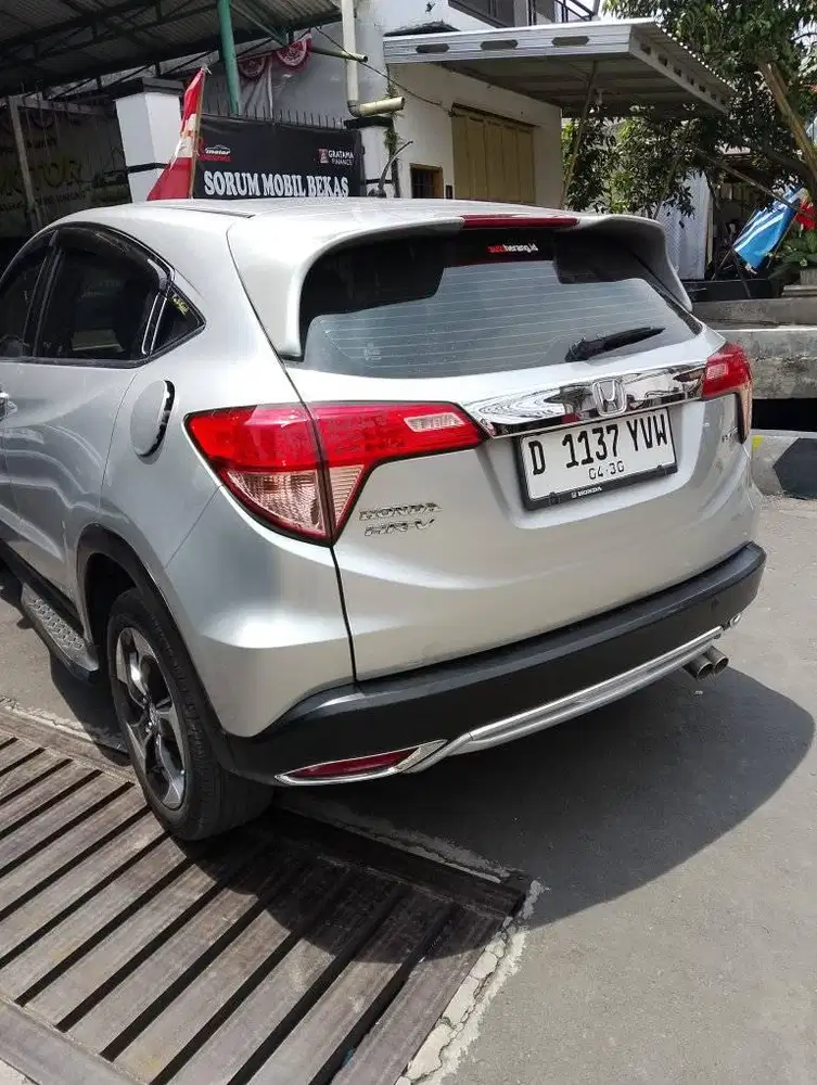 DP 15 JT Honda HR-V S 1.5 Manual 2015 Km 80 ribuan Mulus Joss