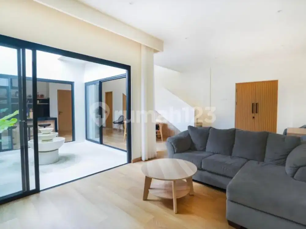 Disewakan Rumah Baru Modern Tropis Pantai Sanur Bali