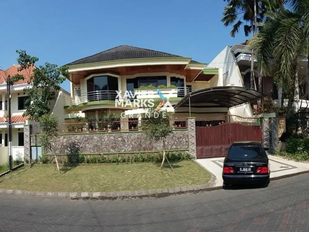 DISEWAKAN RUMAH MEWAH ARAYA BOULEVARD