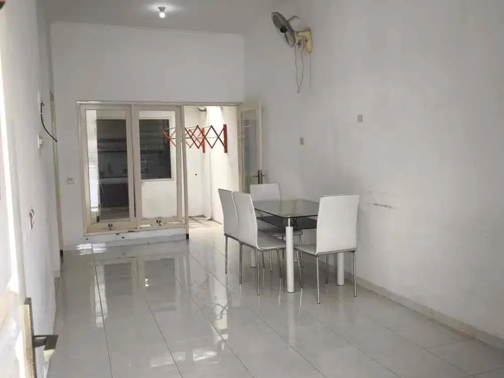 Rumah 1 lantai, cocok buat keluarga dan aksesnya juga enak di Nirwana regency