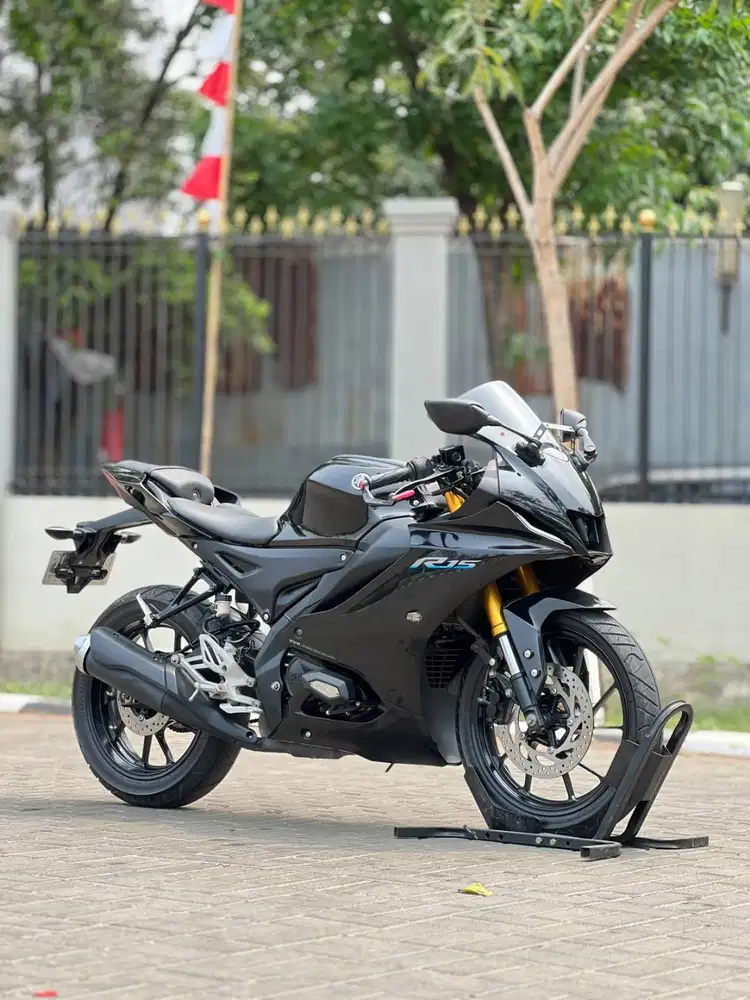 YAMAHA YZF R15 V4 HITAM 2022 KM 5K PAJAK PANJANG SIAP GAS HARIAN