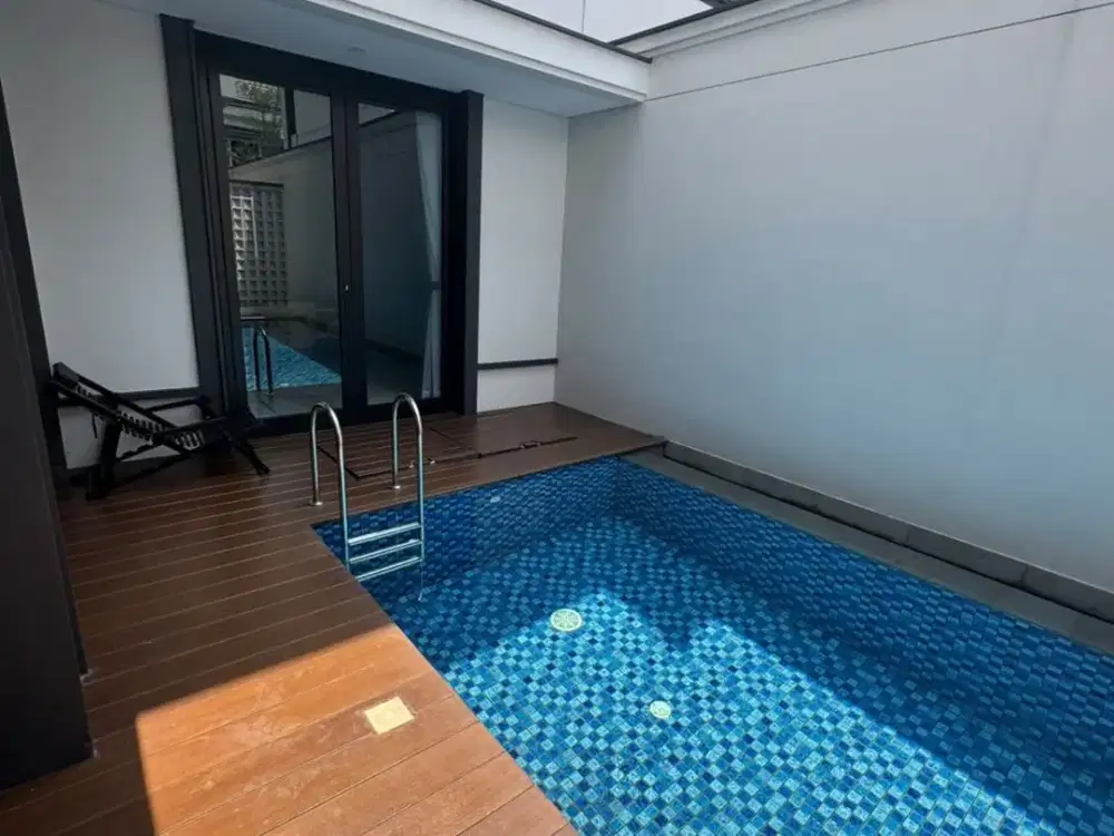 Dijual Rumah Mewah Ada Kolam Renang Cluster Matera Residence Gading Serpong, Tangerang