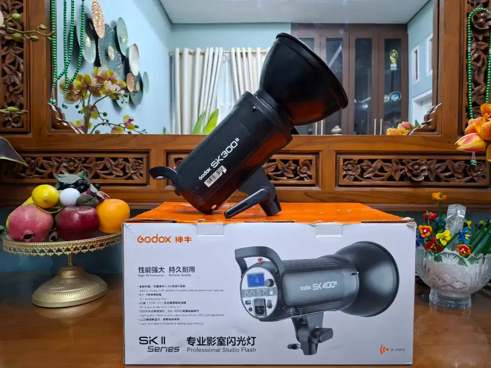 Dijual Lighting Godox SK300ii
Harga = 900 nego bensin