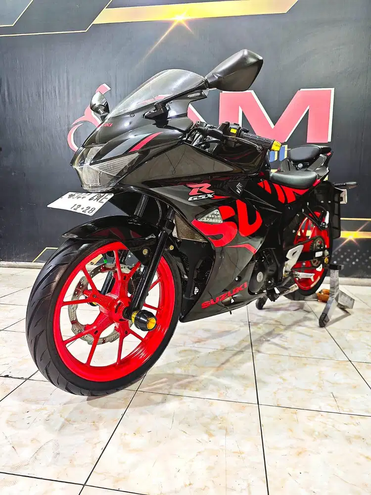 Suzuki GSX R - keyless merah hitam mewah Th 2018.? Anugerah motor