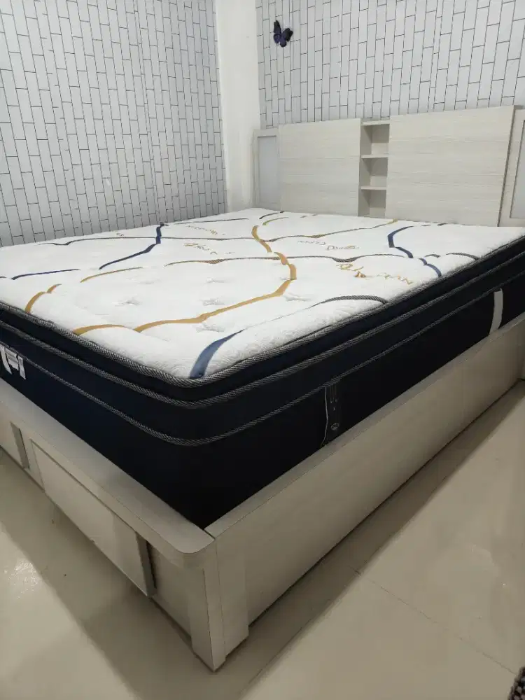 Satu set tempat tidur no 1 matras viroclean