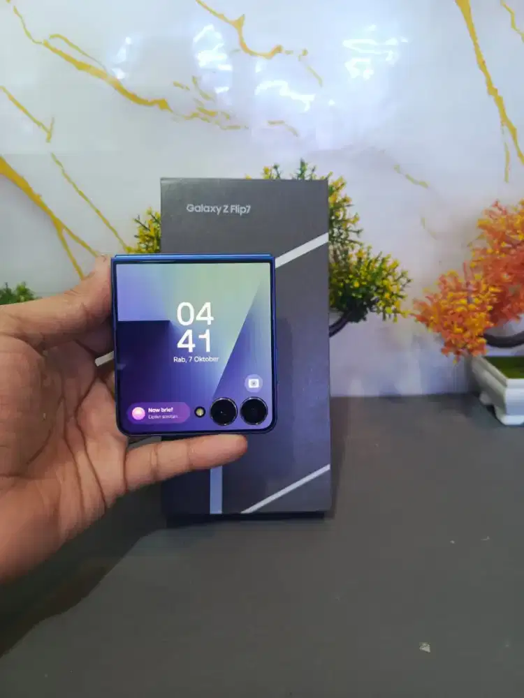 SAMSUNG Z FLIP 7 5G RAM 12/256GB ORIGINAL SEIN MULUS NORMAL