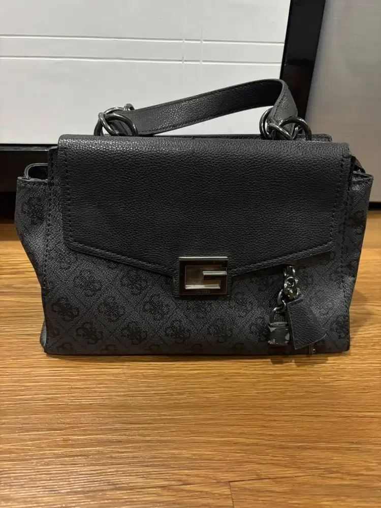 Di jual tas guess original 100%