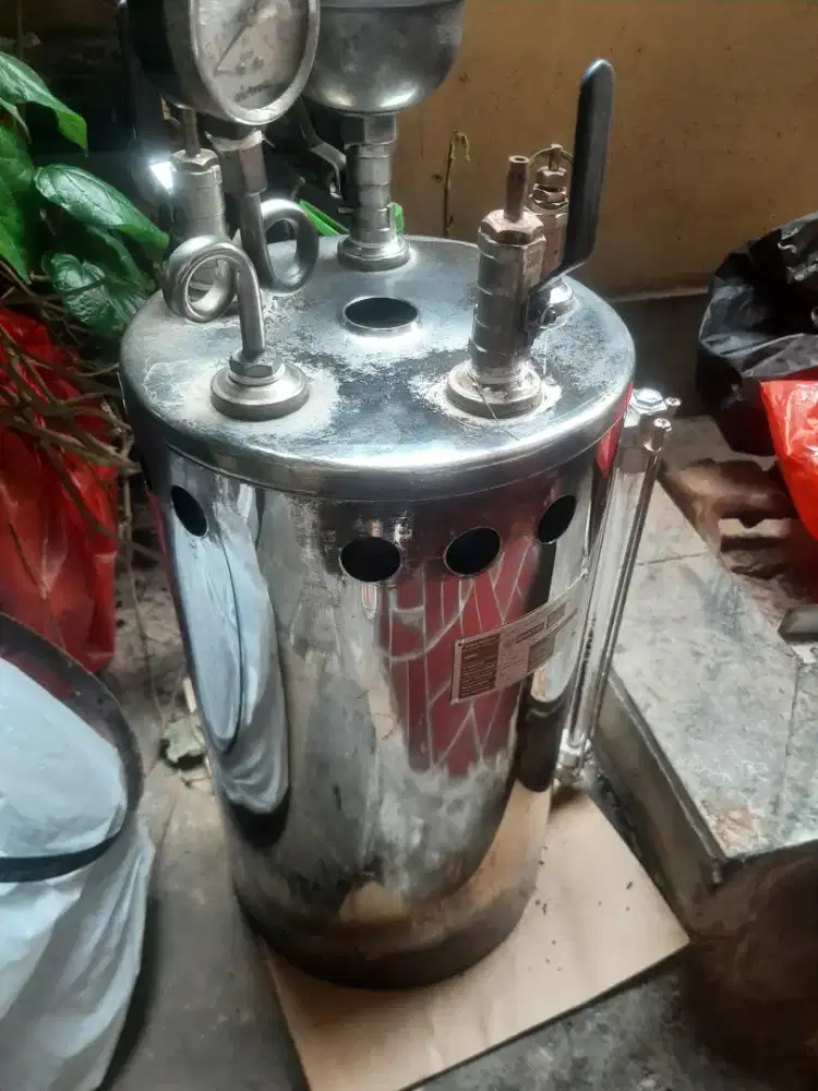 Bolier 15ltr  sinatex + kompor dan strika uap  f strong