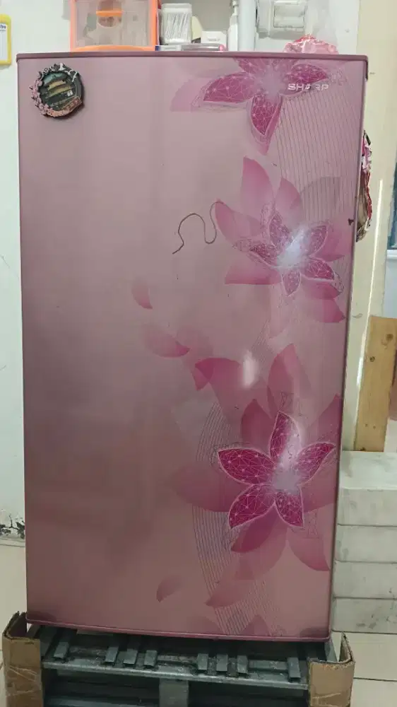 Kulkas sharp pintu 1