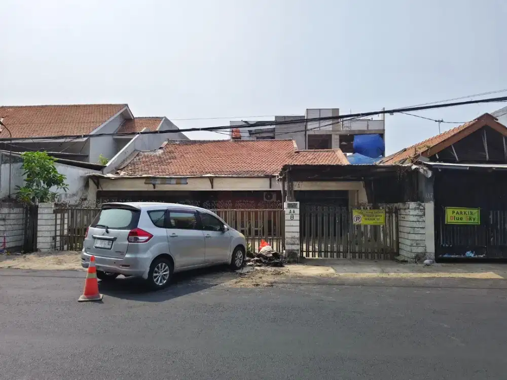 Rumah luas 1 lantai di jl. Raya tenggilis mejoyo rungkut Surabaya timur