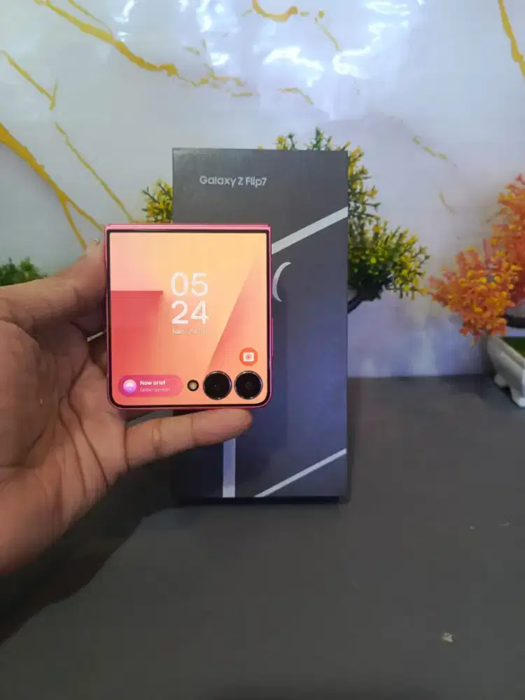 SAMSUNG Z FLIP 7 5G RAM 12/256GB ORIGINAL SEIN MULUS NORMAL