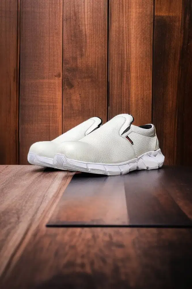 Optimal Sepatu safety casual Balikpapan