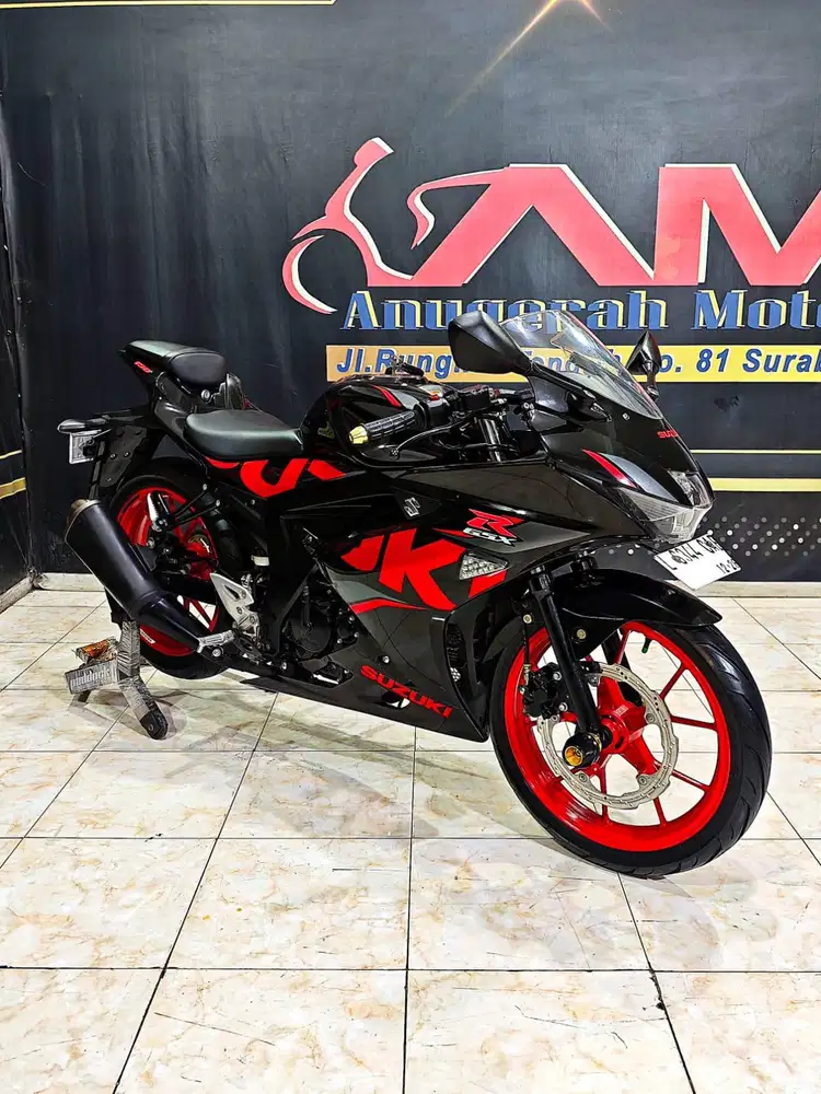 Suzuki GSX R - keyless merah hitam mewah th 2018. Anugerah motor