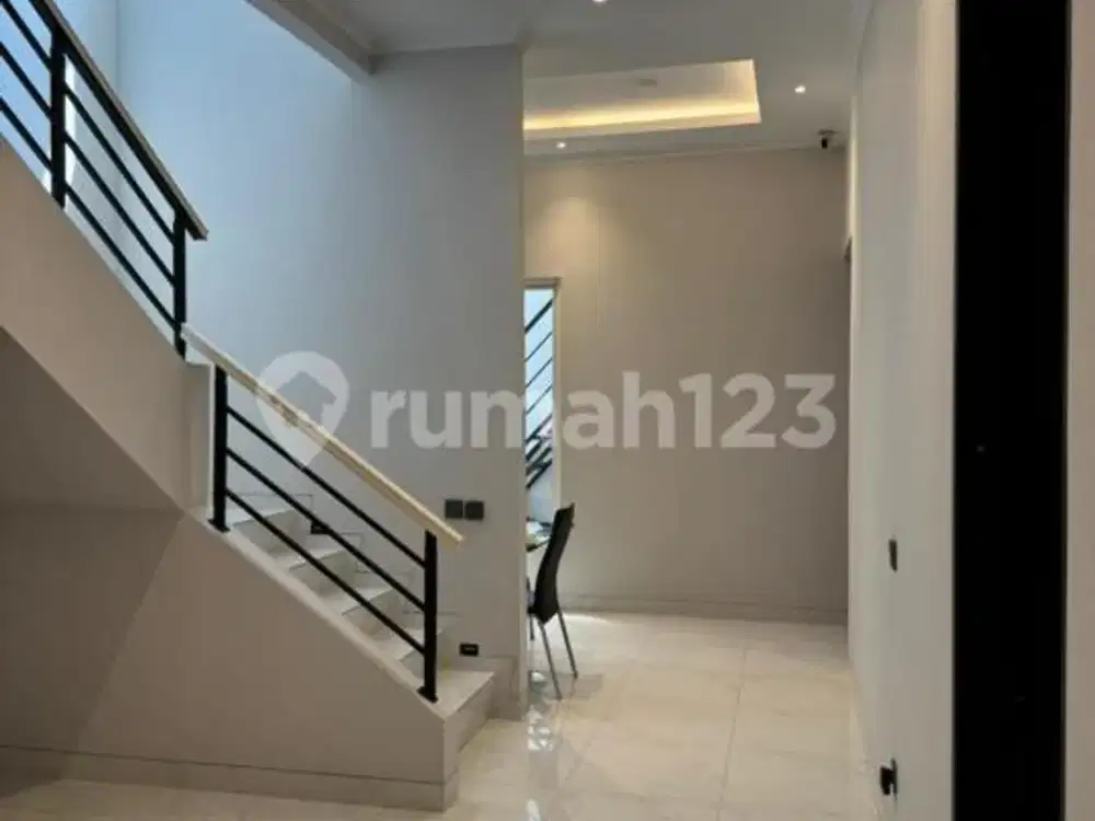 Dijual Rumah di Phg Topaz, Gading Serpong 7X18