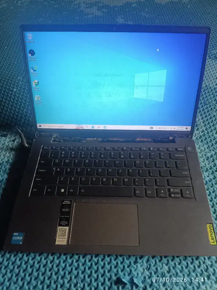 Laptop Lenovo Core i3 minus