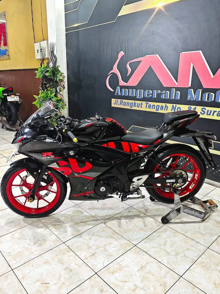 Suzuki GSX R - keyless merah hitam mewah th 2018. Anugerah motor