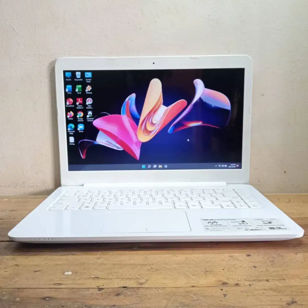 Asus AMD E2-7015 Ram 4 GB HDD 500 GB MINUS