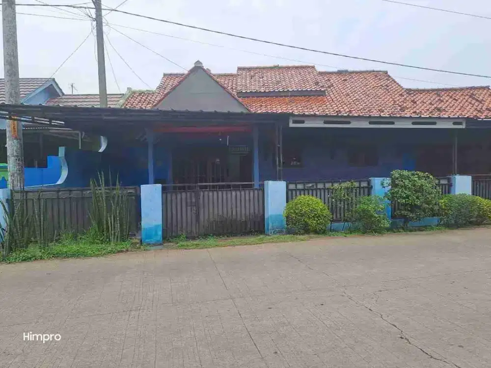 Dijual rumah kampung halaman Luas di majalaya karawang