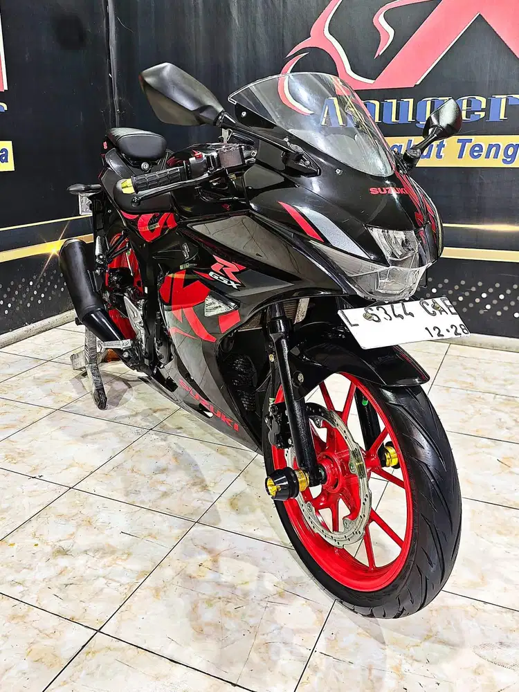 Suzuki GSX R - keyless merah hitam mewah th 2018. Anugerah motor