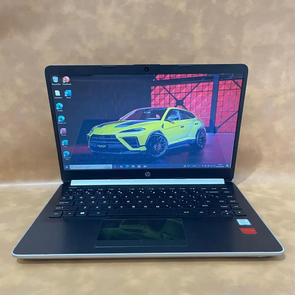 Bu laptop HP 14s core i5 gen 8 RAM 8 GB SSD 256 GB Radeon R7 M440 14