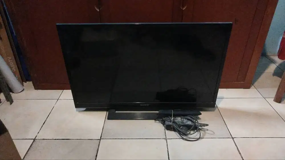 TV 32 inch Sony Bravia LCD KLV-32EX33A