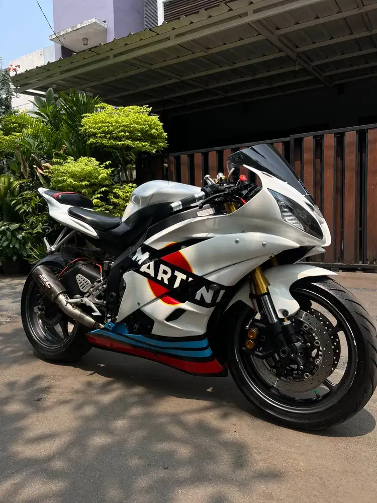 Yamaha R6 Full Paper