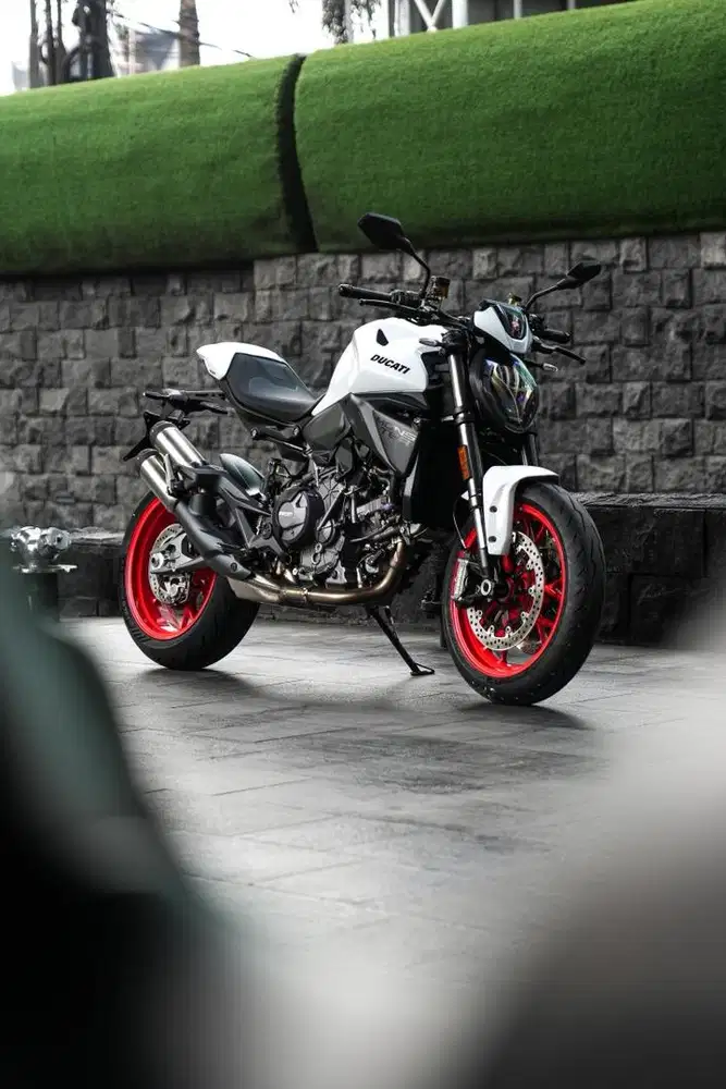 Ducati Monster V2 Plus 2026
