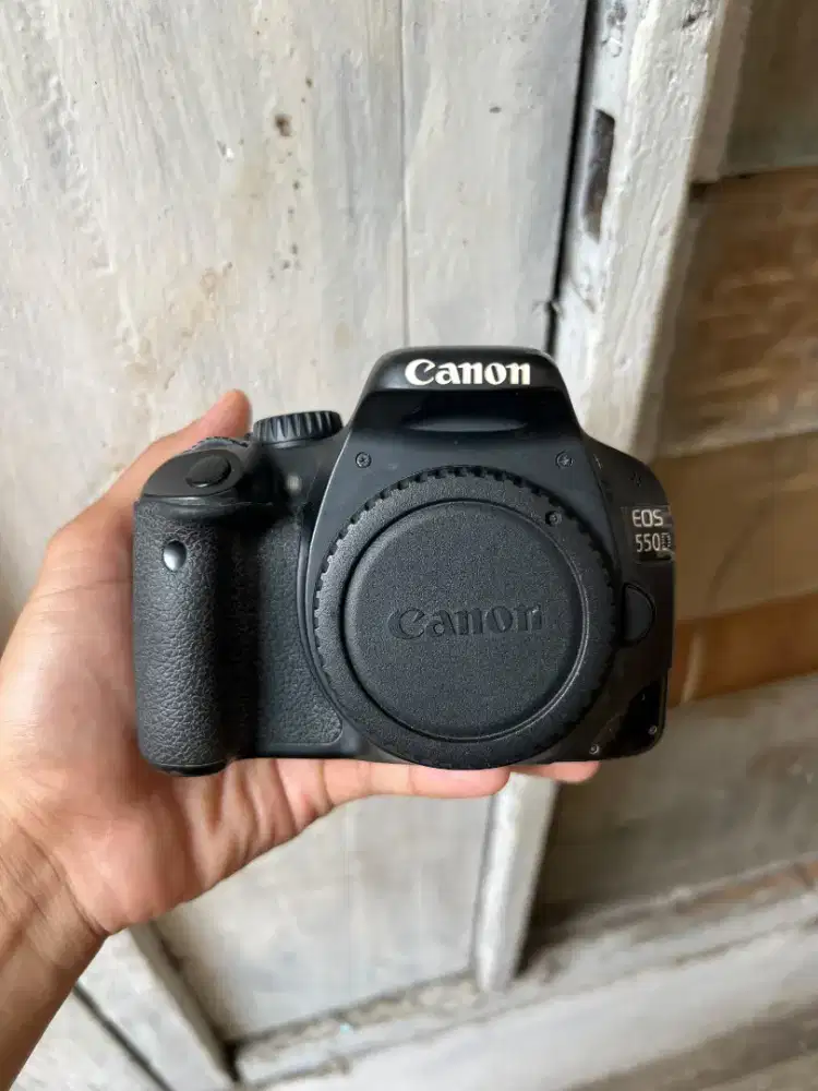 KAMERA CANON 550D BODY ONLY