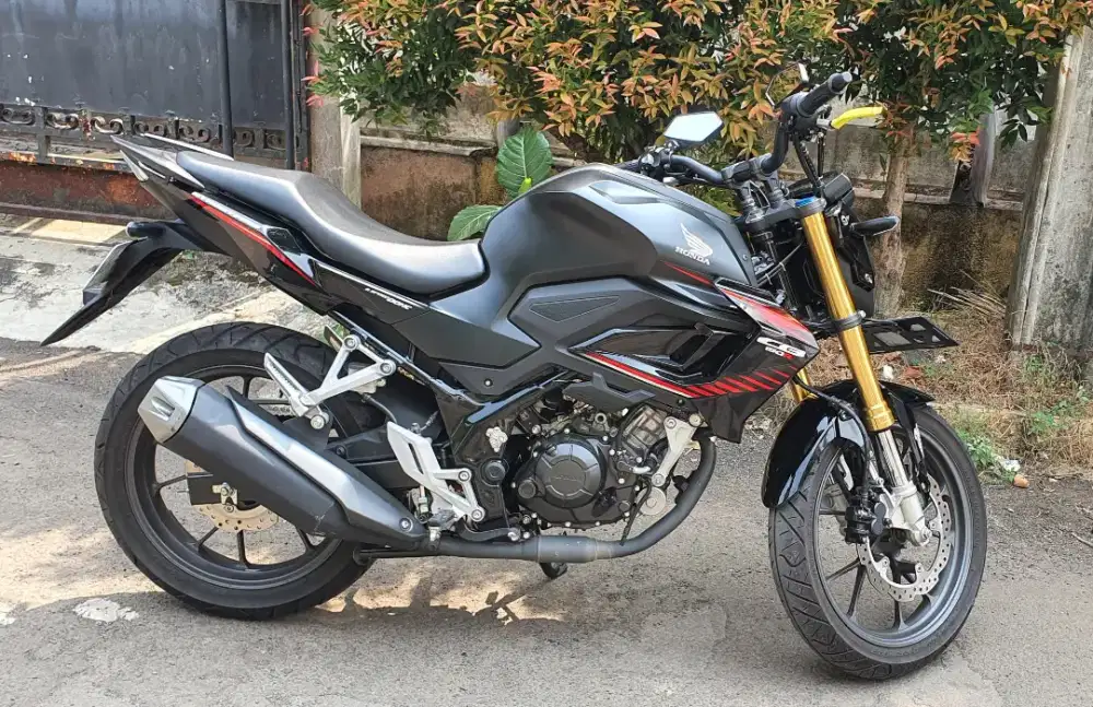 JUAL HONDA CB 150R 2025 HITAM MERAH