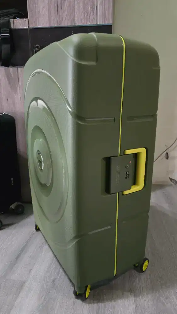 Koper American Tourister Circurity Spinner Hardcase 28