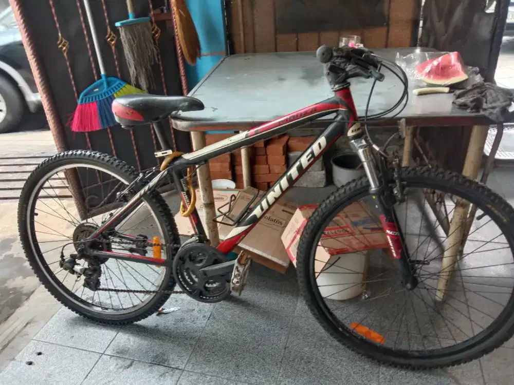 MTB United Warna Hitam Merah - Shifter Shimano Smooth - Murah Meriah