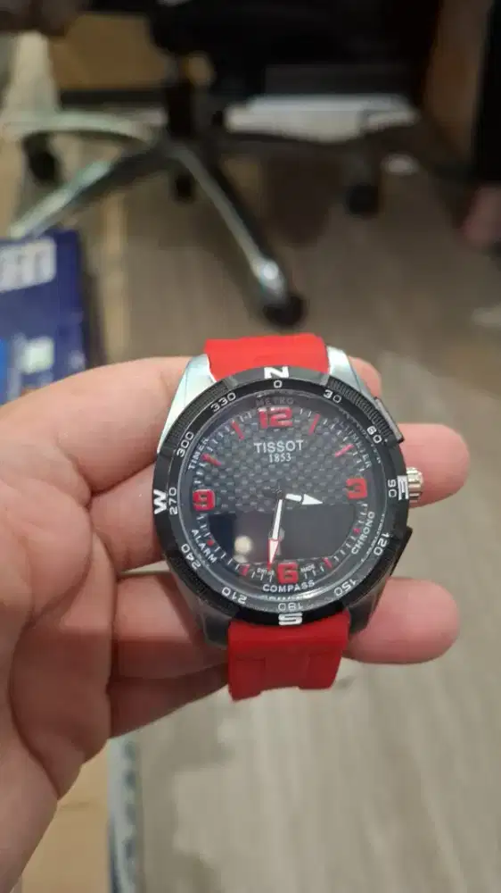 Jam Tissot Solar