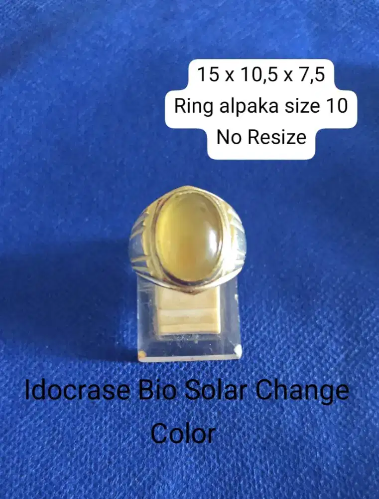 Batu idocrase change color