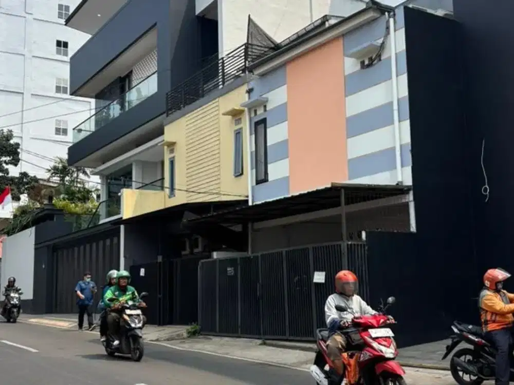 DIJUAL RUMAH 2,5 LANTAI DI CIPETE - JAKARTA SELATAN